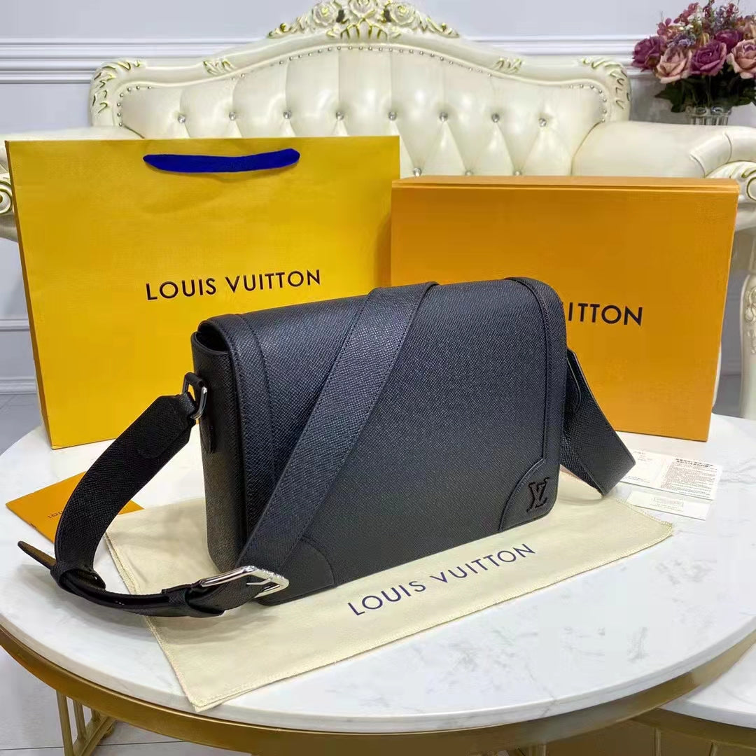 Louis Vuitton LV Unisex New Flap Messenger Black Taiga Cowhide Leather