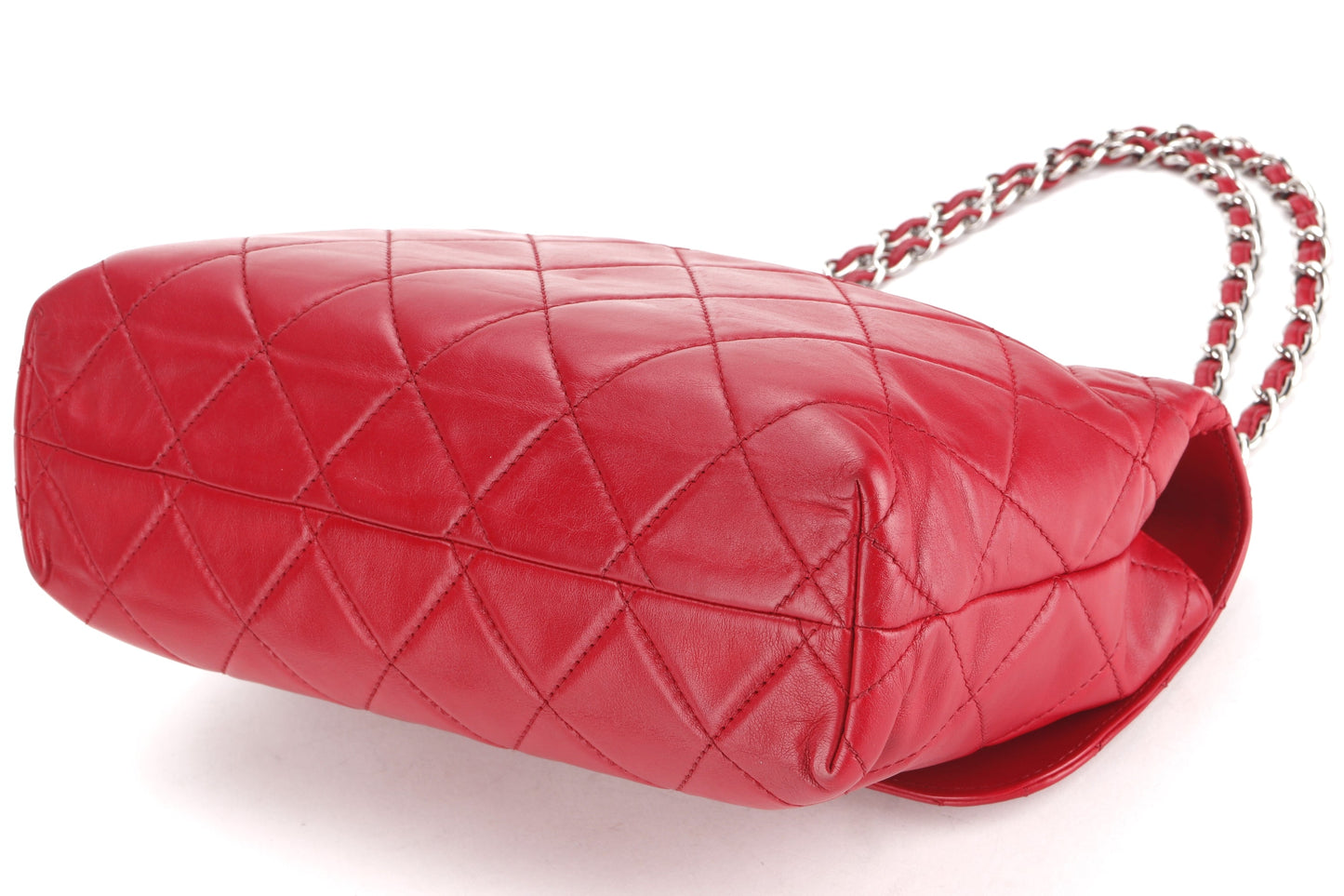 CHANEL RED QUILTED LAMBSKIN 32CM SHOULDER BAG (1466xxxx) SILVER HARDWARE, NO & DUST COVER