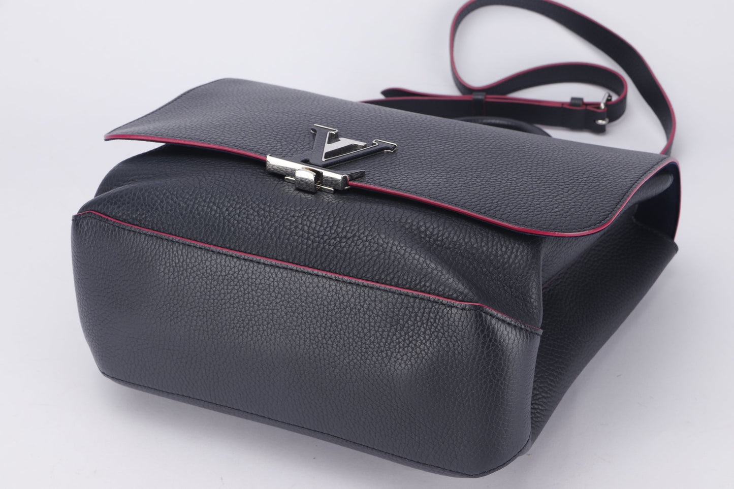 LOUIS VUITTON M42285 VOLTA (MI1186) PM SIZE, BLACK LEATHER, WITH STRAP & DUST COVER