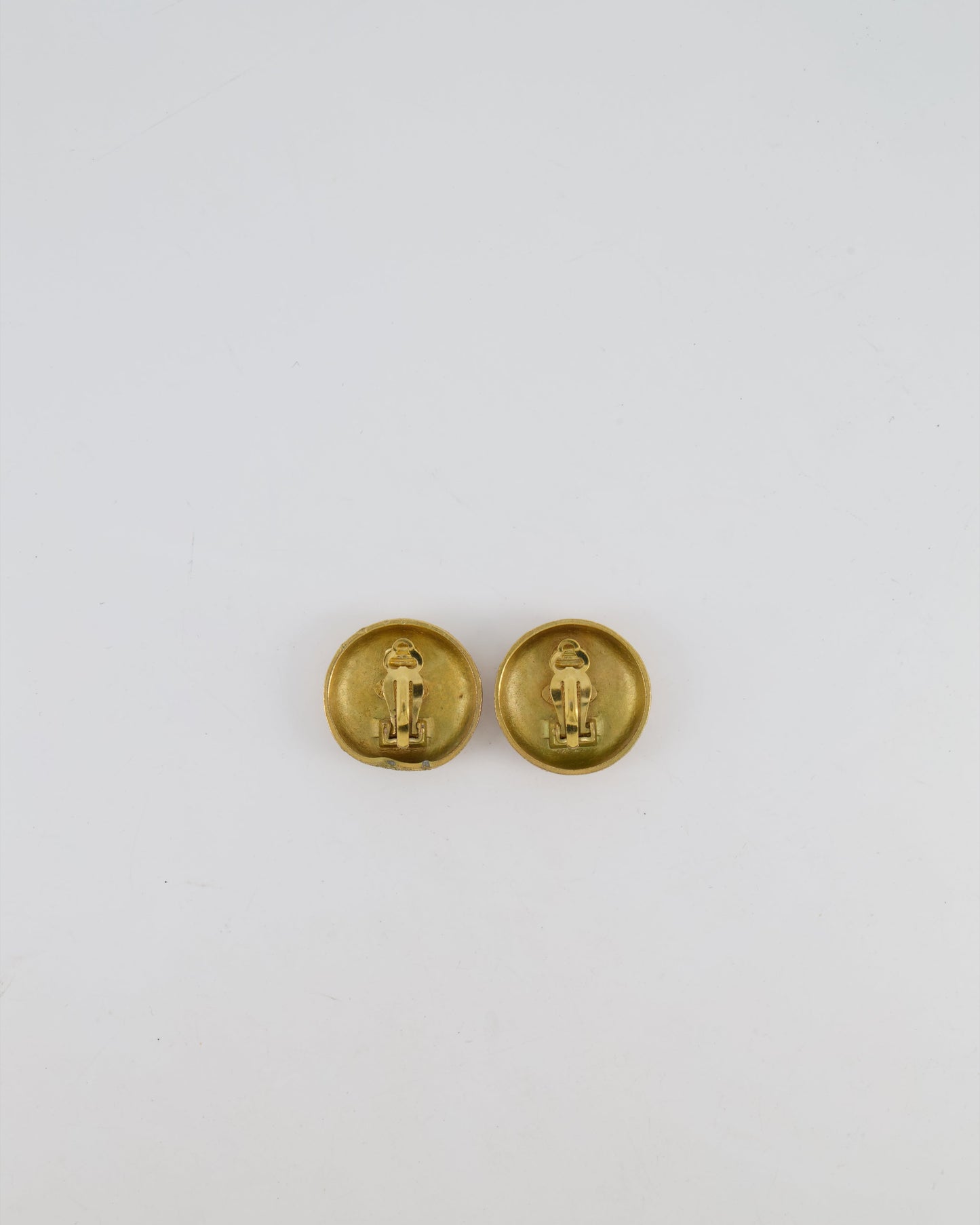 Chanel 94P Vintage Gold Textured Round Clip-On Earrings with Gold CC Logo