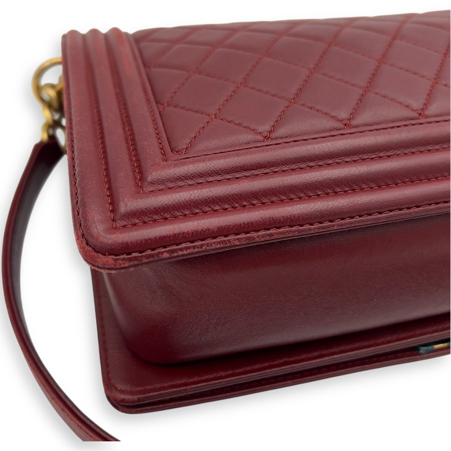 Boy Shoulder Bag Medium Red in Calfskin, Gold hardware