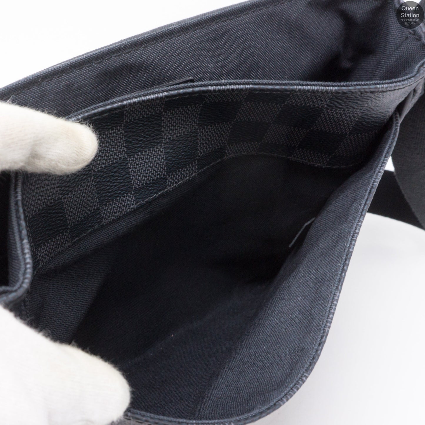 Louis-vuitton District PM Damier Graphite