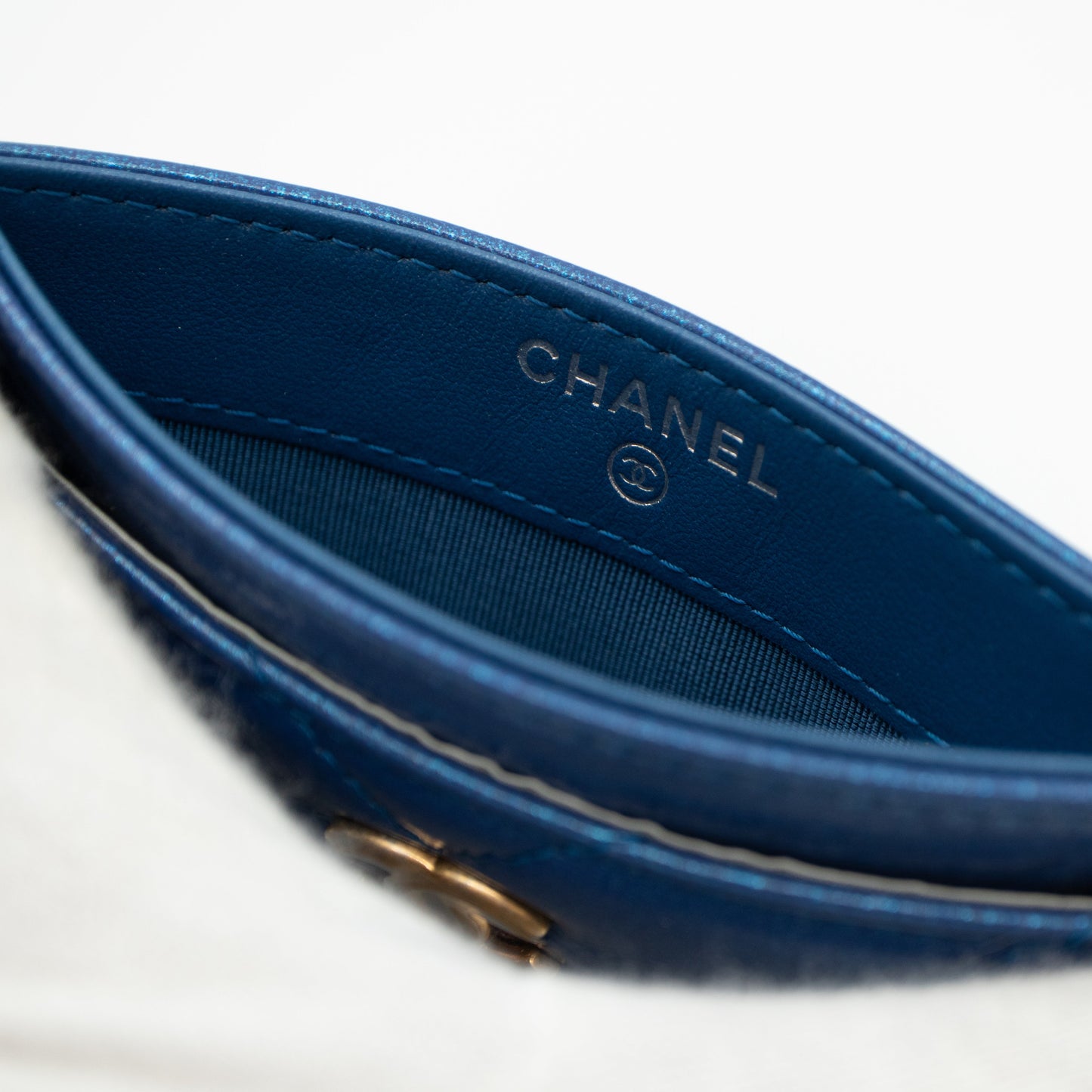 Holder Gabrielle Iridescent Blue Leather