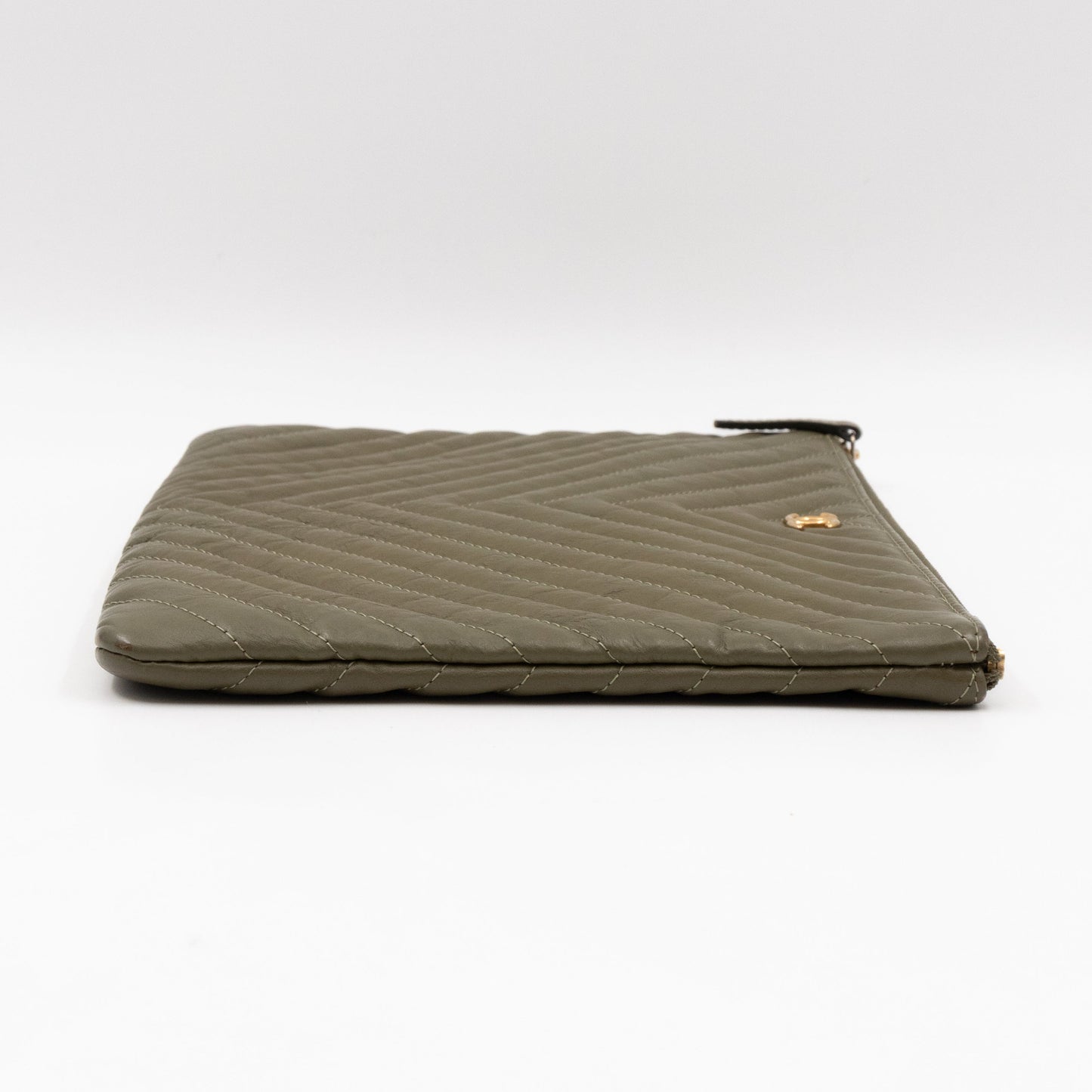 Medium O Case Green Chevron