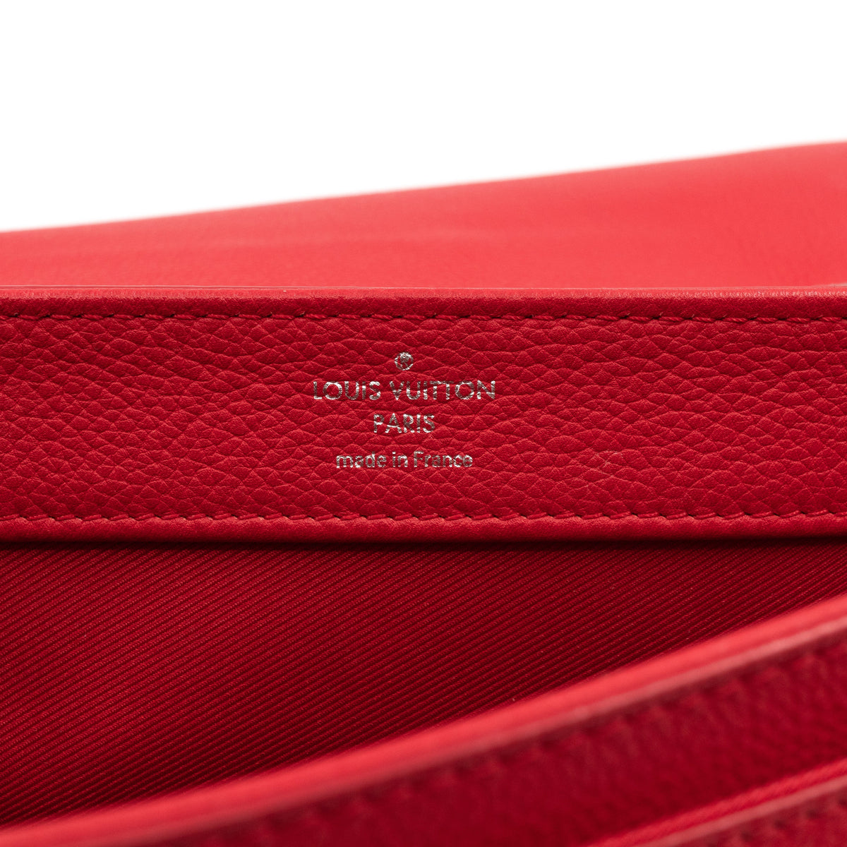 Louis-vuitton LockMe II BB Red Leather