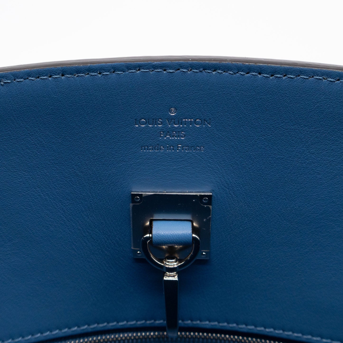 Louis-vuitton Milla PM Bleu Denim Veau Nuage Leather