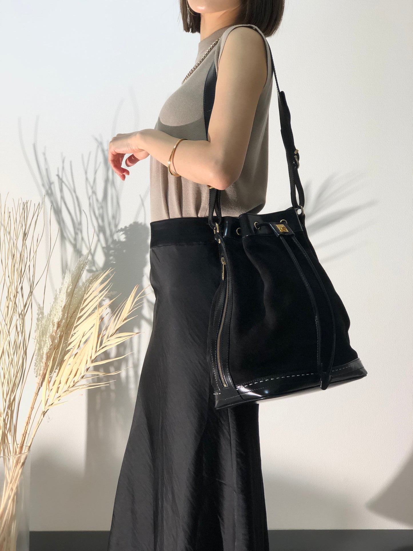 CELINE Gancini Suede Leather Drawstring Shoulder bag Black Vintage swuscx