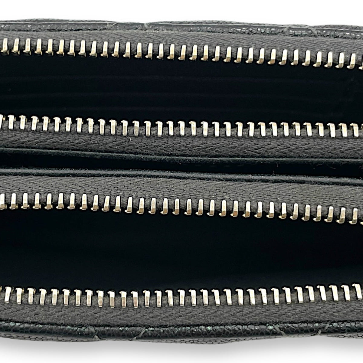 Double Zipped Clutch Iridescent in Caviar Leather, Gold hardware