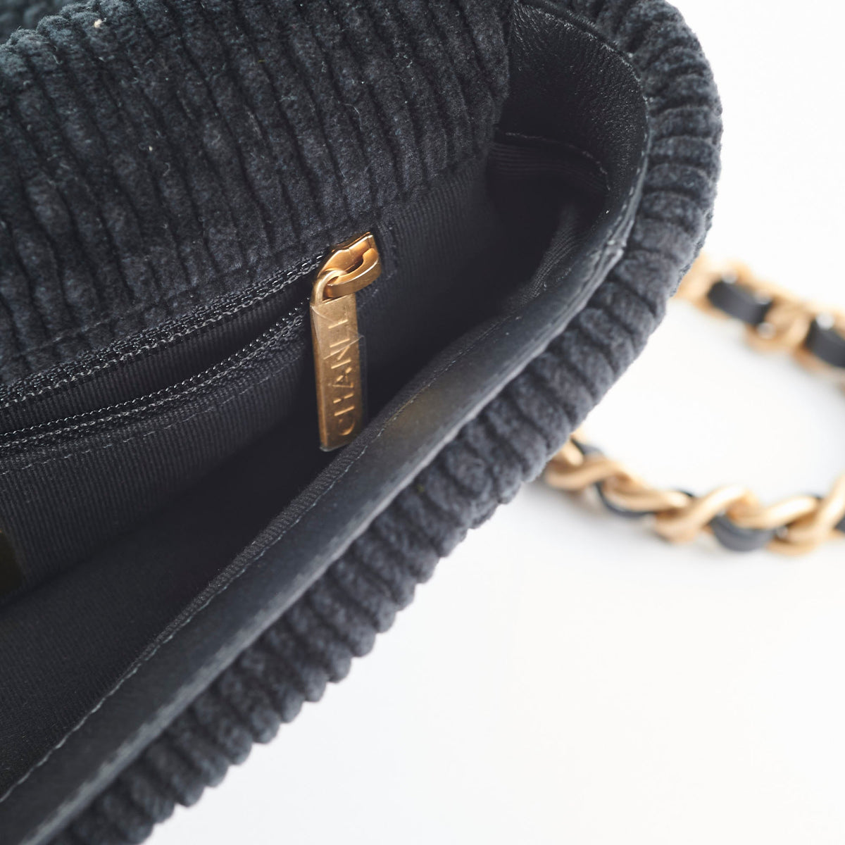 Chanel Corduroy Small 19 Black