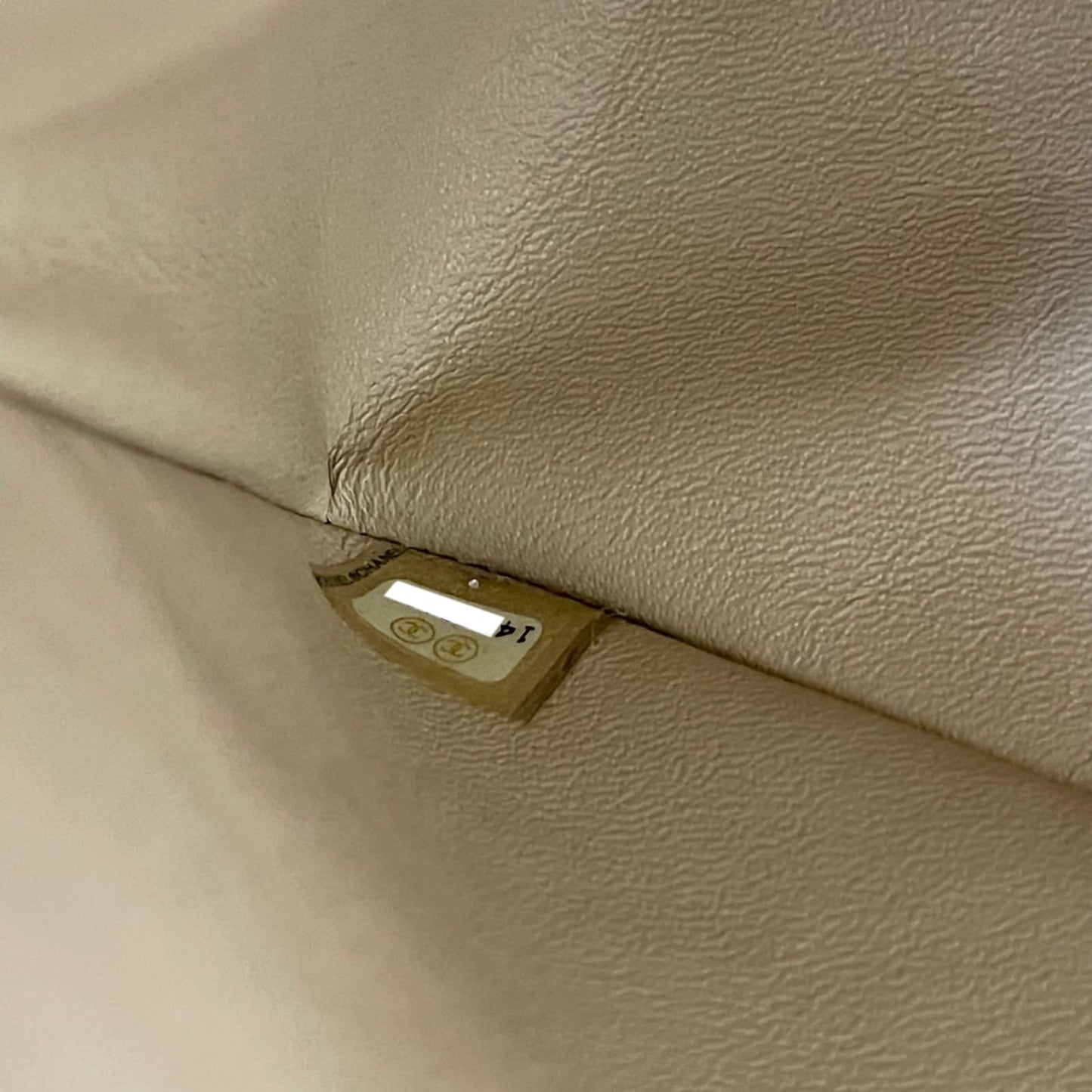 Jumbo Classic Double Flap Caviar Beige GHW