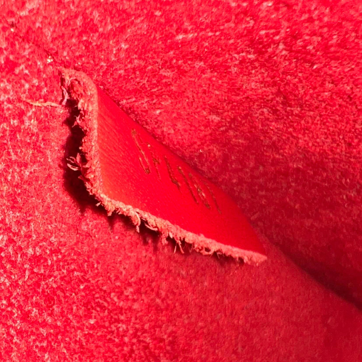 Louis-Vuitton Neonoe MM Monogram Coquelicot Red GHW