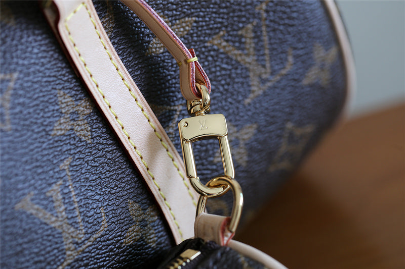 The Franco Shops - Louis Vuittons - 7982
