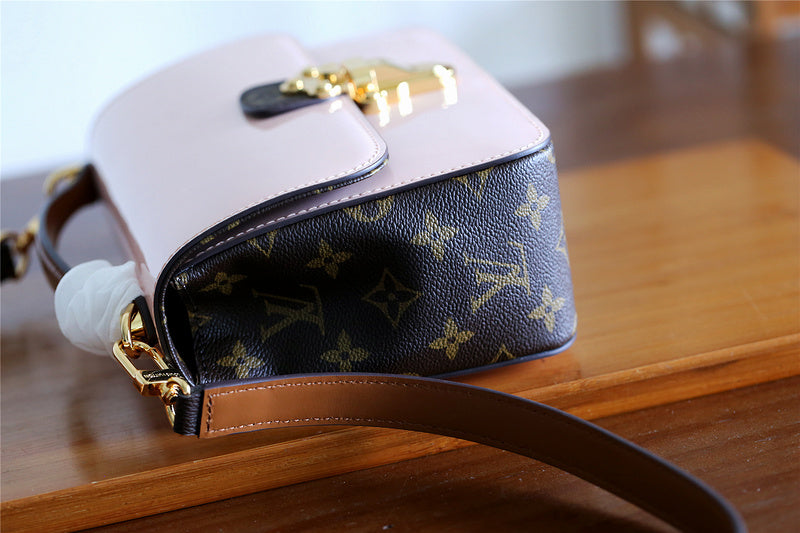 The Franco Shops - Louis Vuittons - 7870