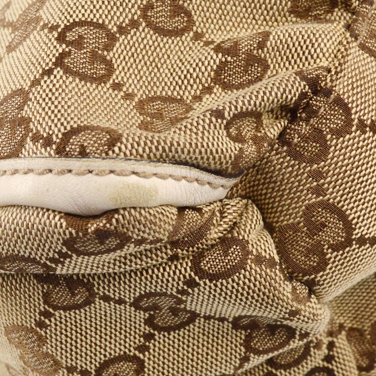 Gucci Beige White Gg Shoulder Bag