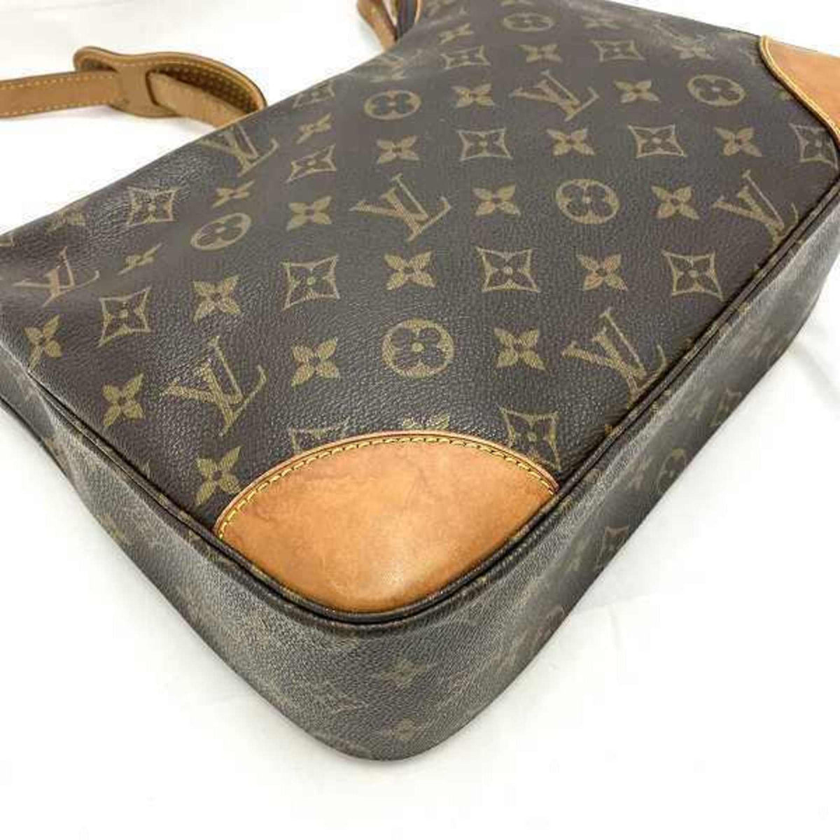 Louis Vuitton Shoulder Bag
