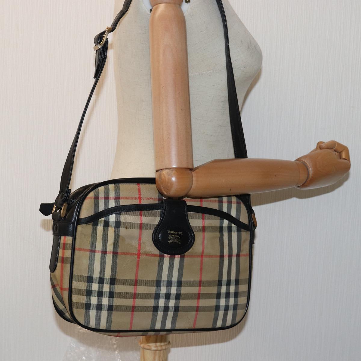 BURBERRYSs Nova Check Shoulder Bag Canvas Beige Black Auth bs15721