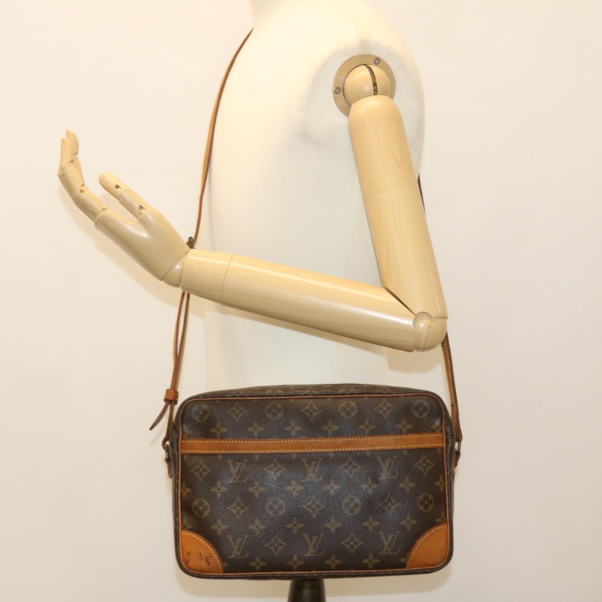 LOUIS VUITTON Monogram Trocadero 30 Shoulder Bag M51272 LV bs4774