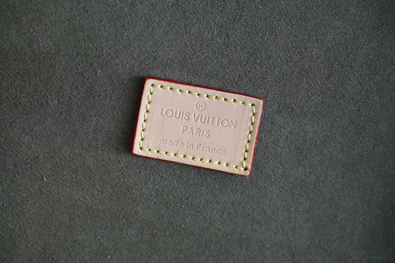 Franco Shops - Louis Vuittons - 9533