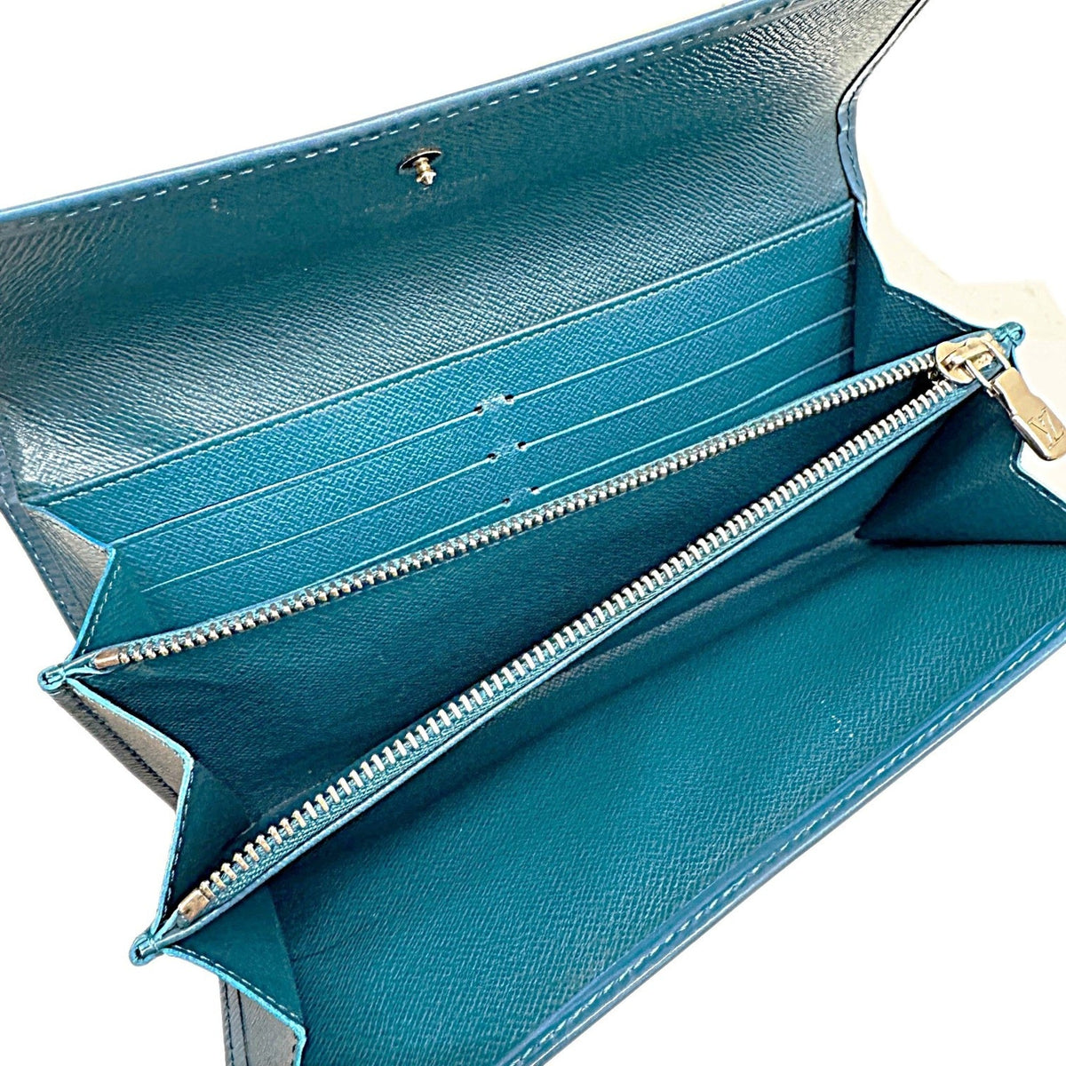 Louis Vuitton Epi Leather Long Wallet (Bi-Fold)