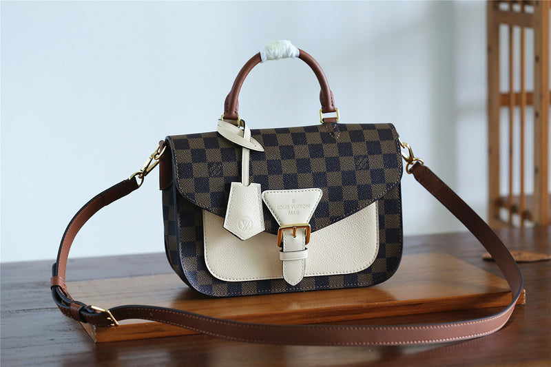 The Franco Shops - Louis Vuittons - 7847
