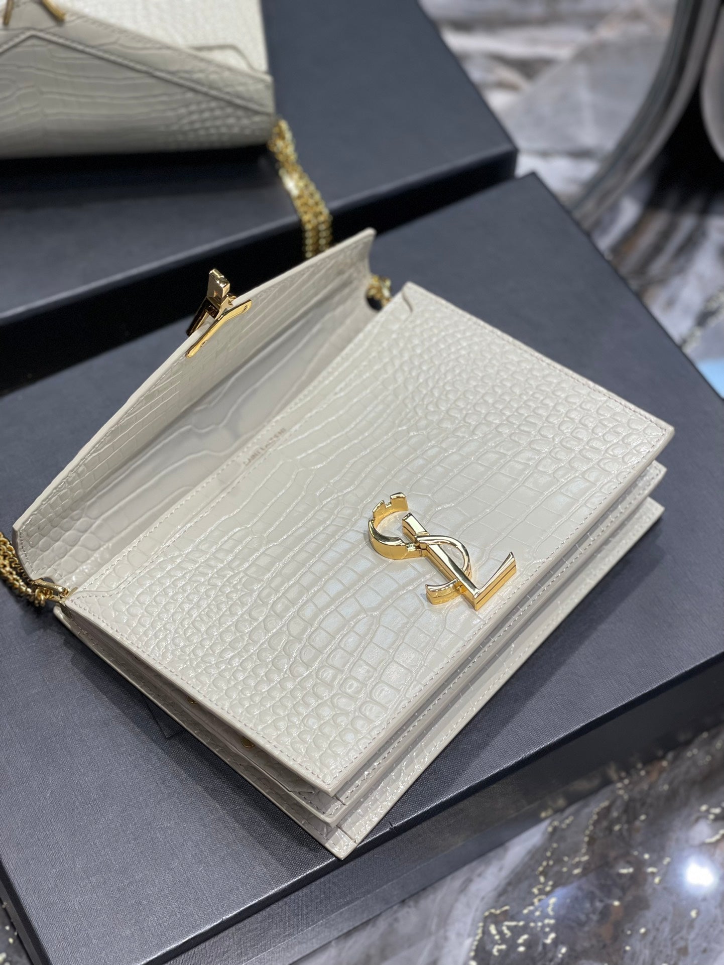 Yves Saint Laurent Cassandra Medium Chain Bag White In Grain De Poudre Embossed 8.6in/22cm