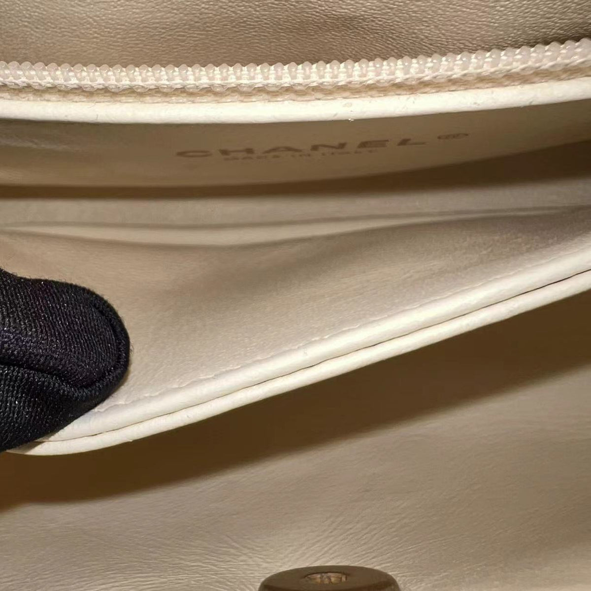 Caviar Small Coco Handle Quilted Calfskin Cream White Golden Hardware Series 24