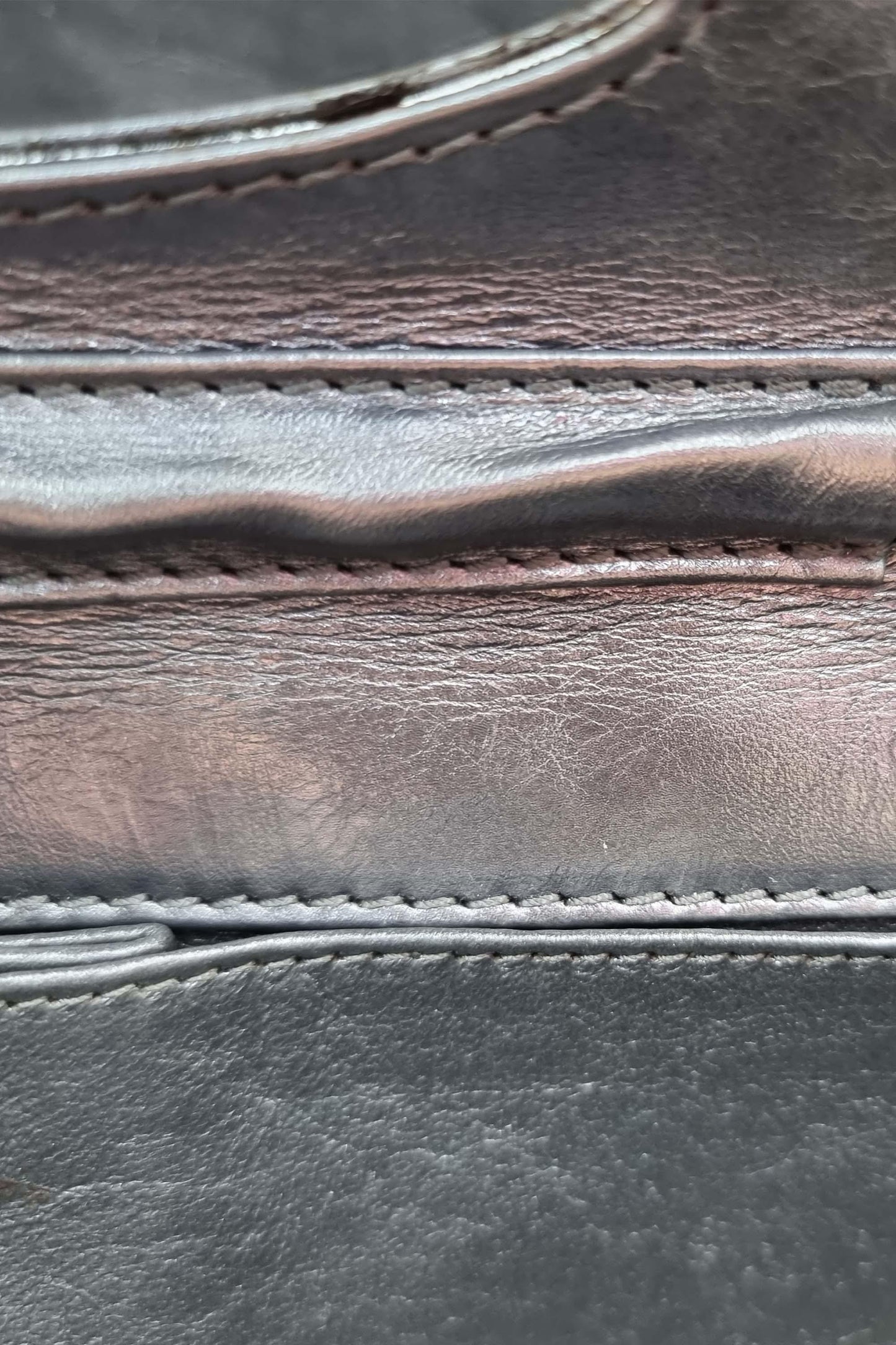 E/W Reissue Clutch on Chain Grey