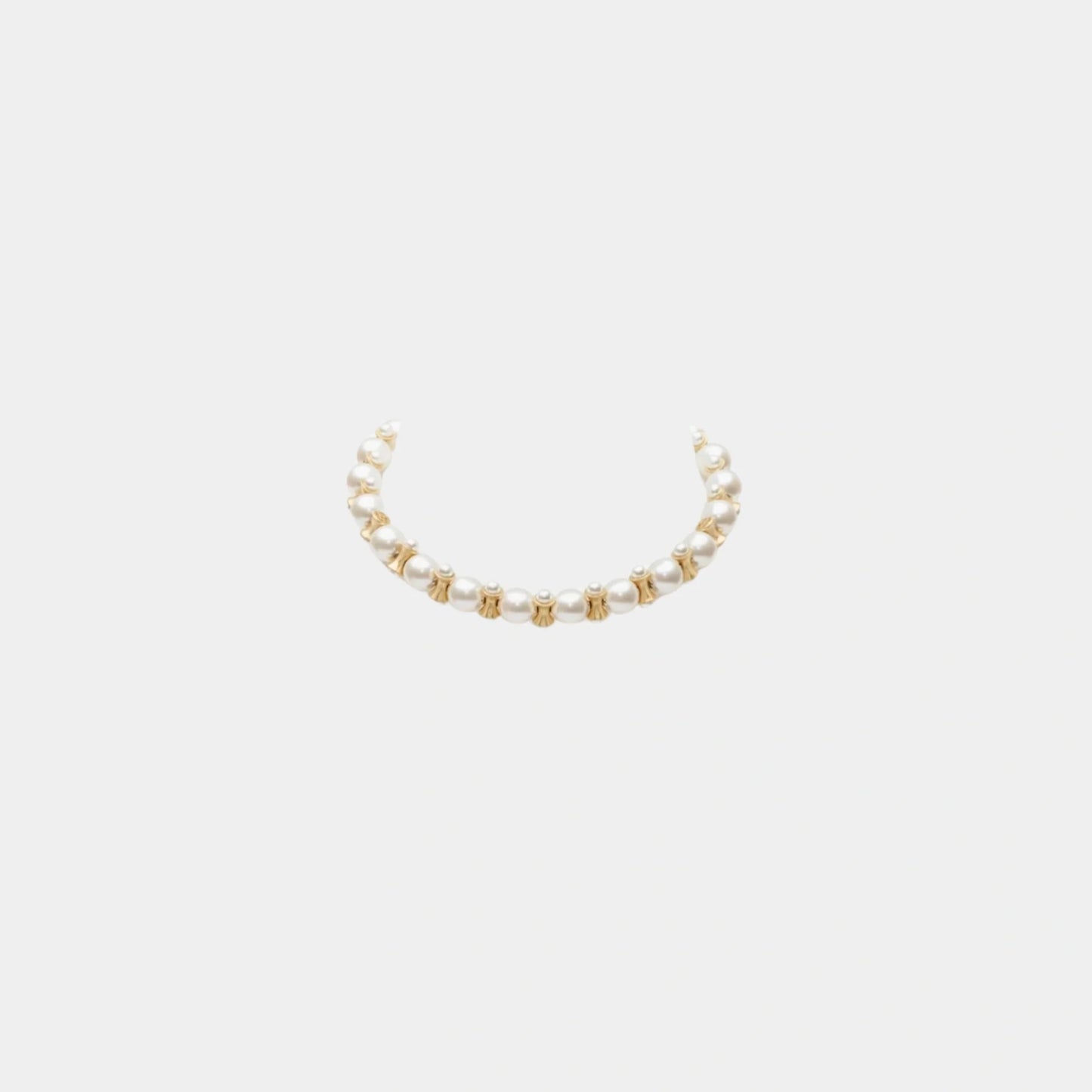 Necklace in Gold Metal & Glass Pearls