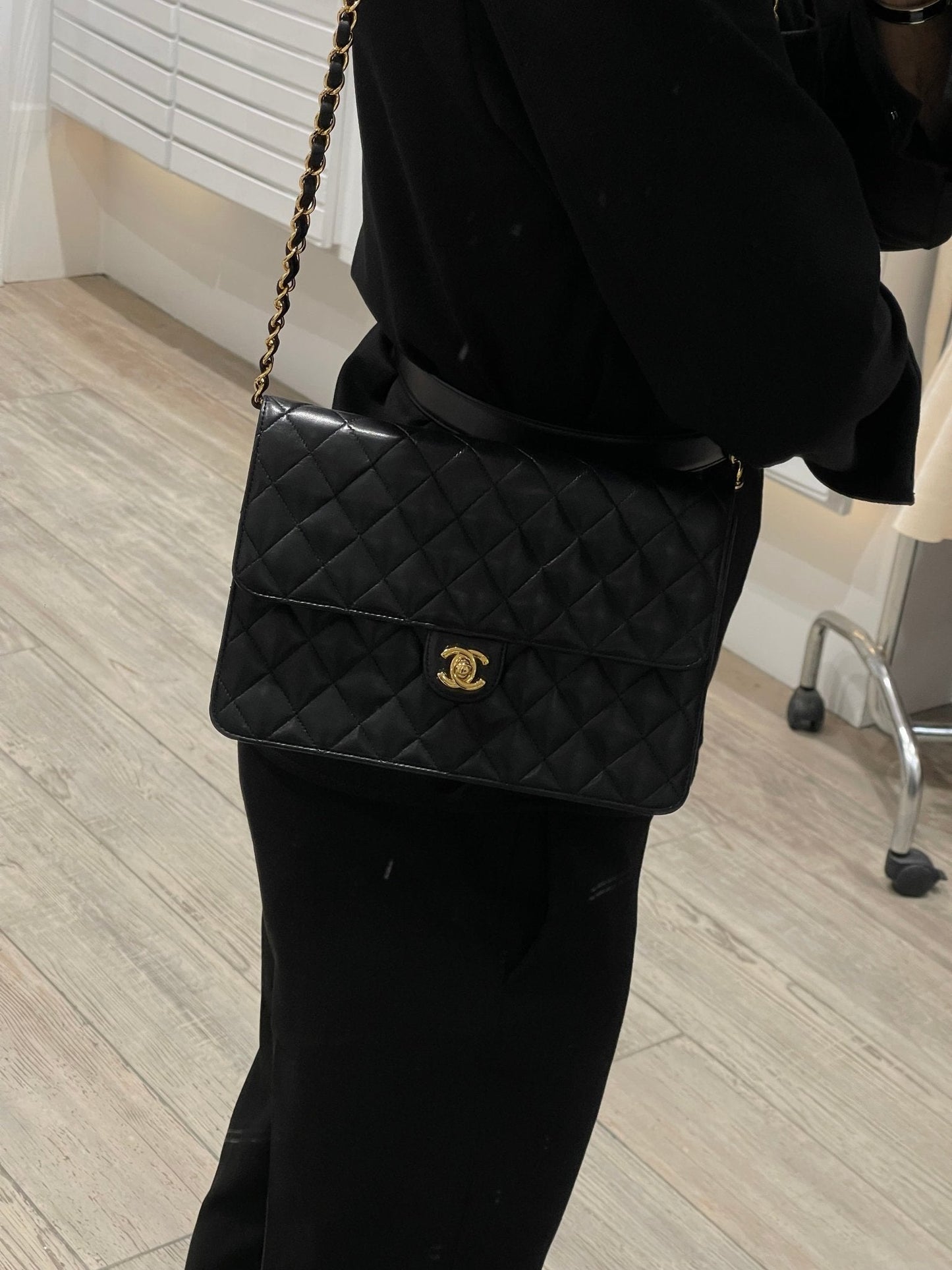 Chanel - sac classique vintage médium cuir noir