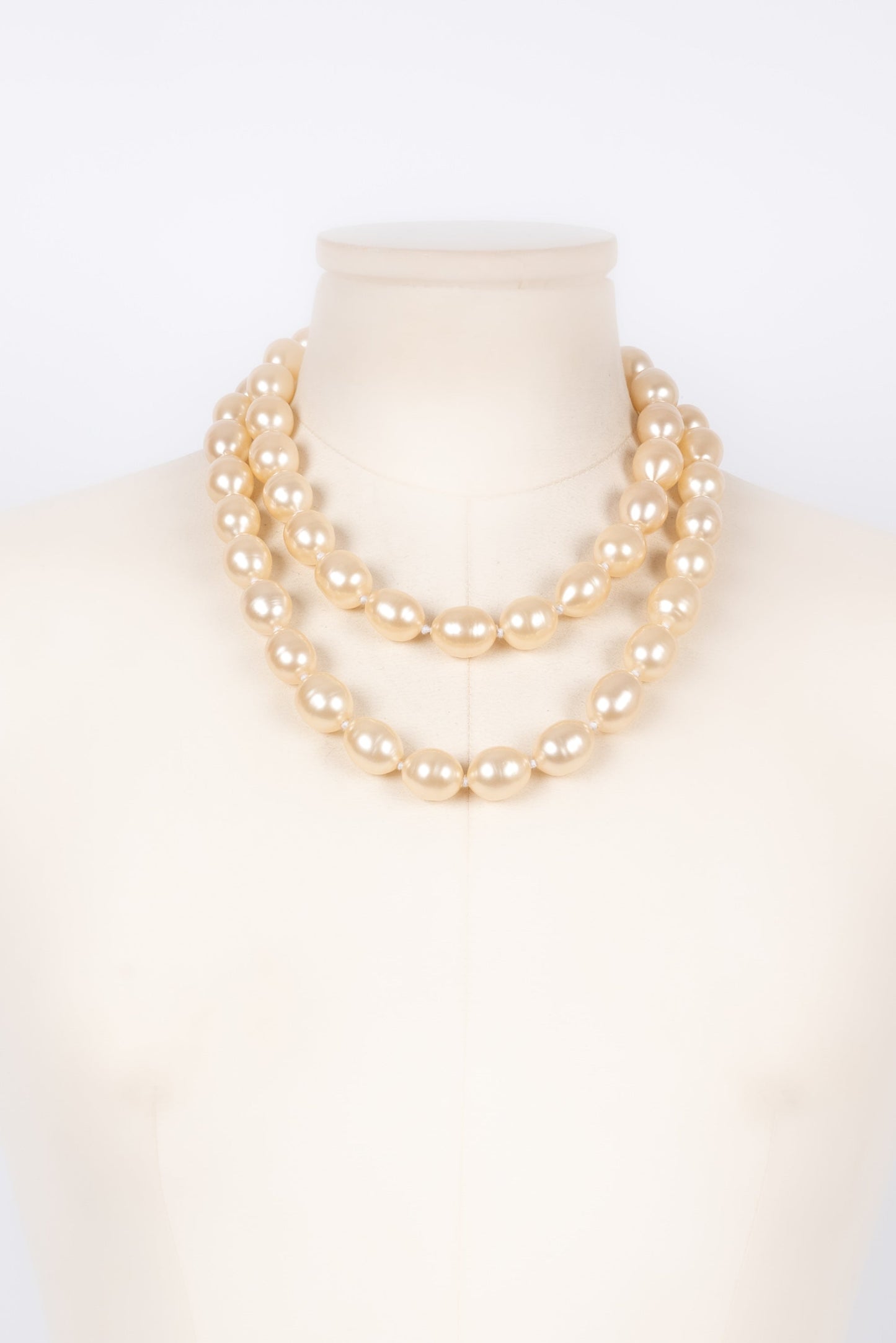Collier de perles nacrées Chanel s