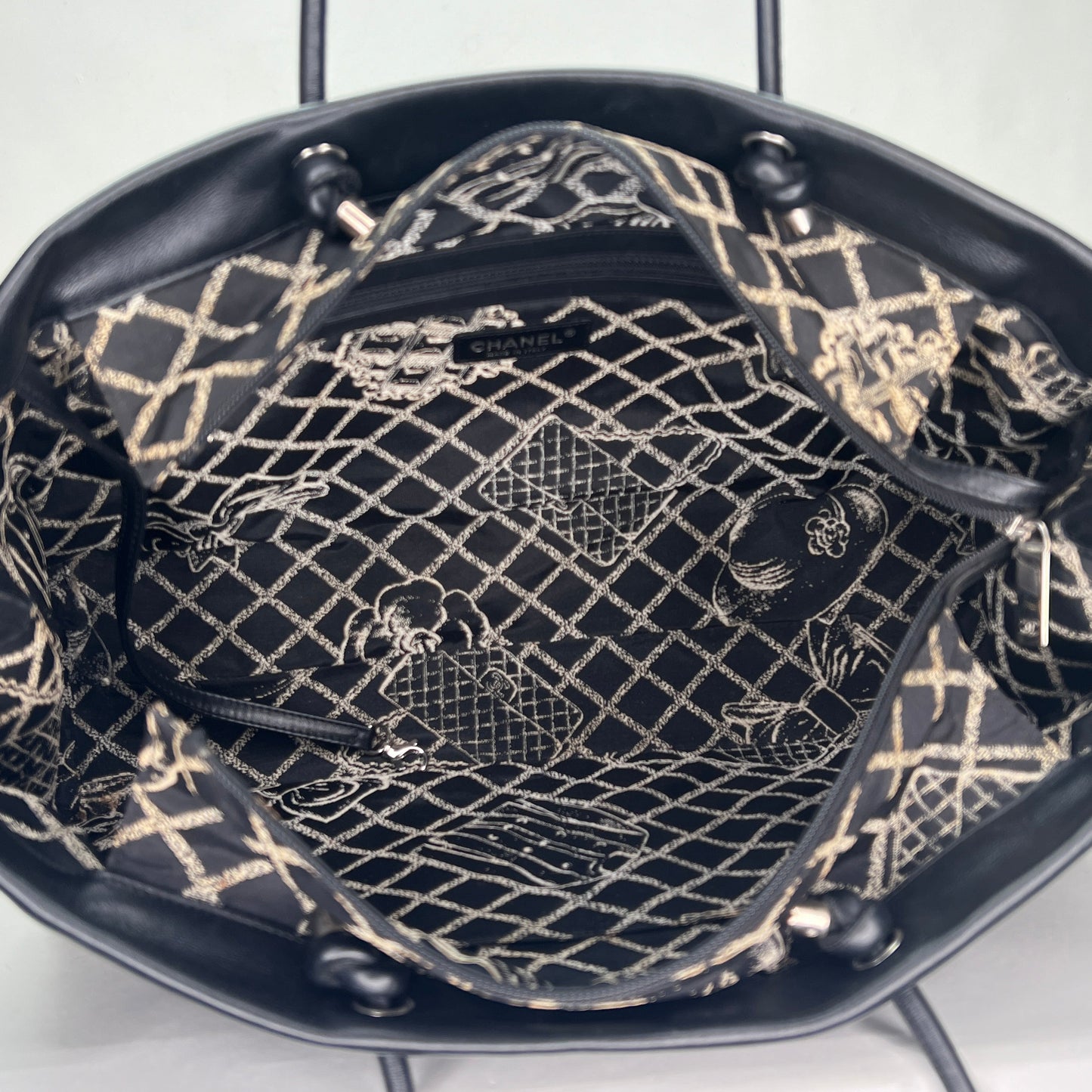 Rue Cambon Black Tote Bag in Calfskin, Silver hardware