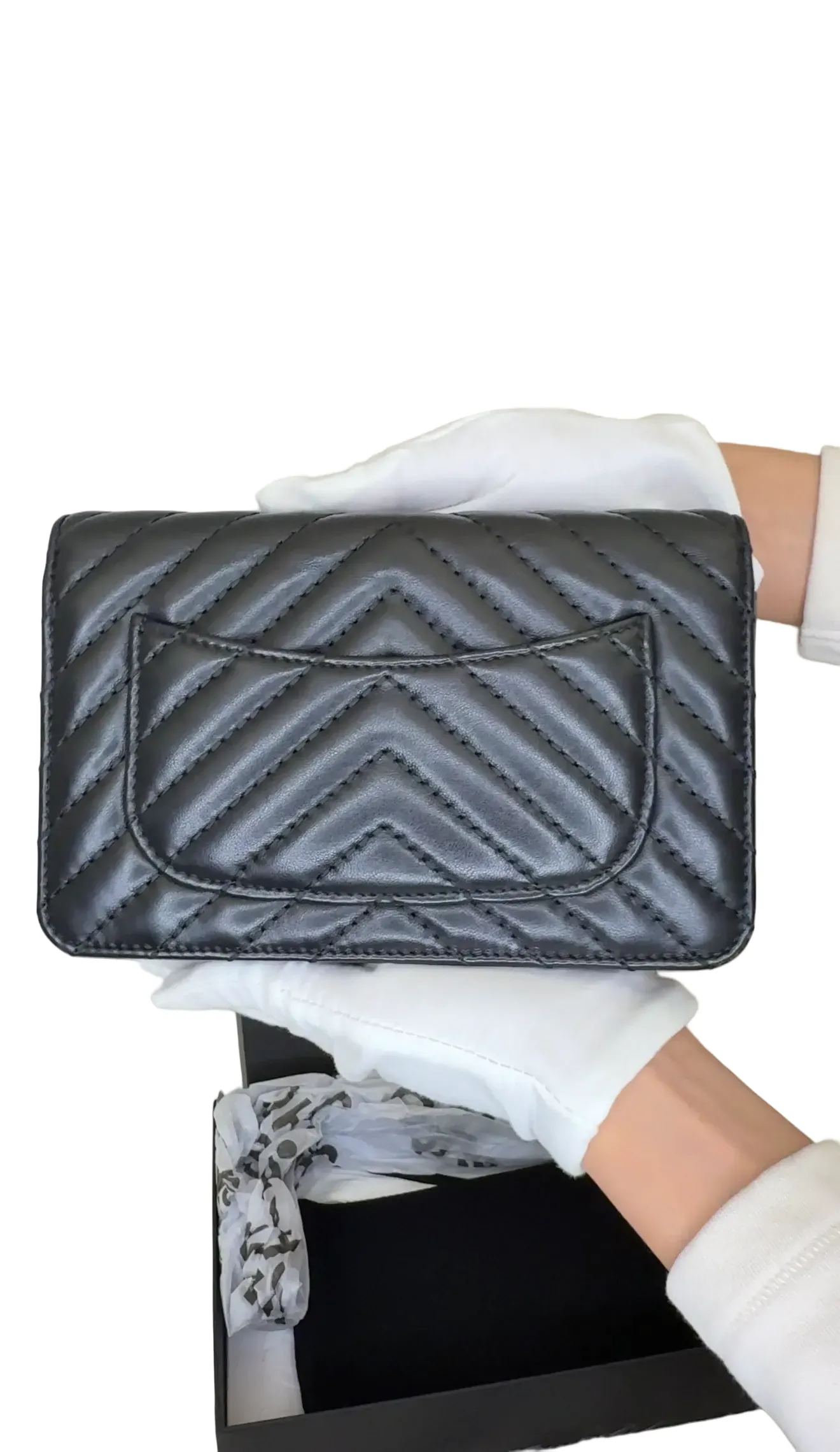 Wallet on chain leather crossbody bag Chanel Black in Leather B- B-