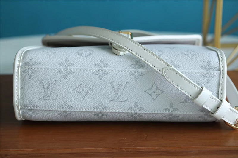 The Franco Shops - Louis Vuittons - 7730