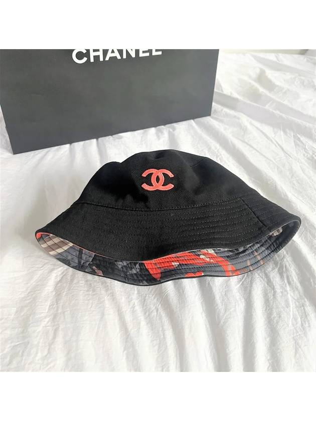 CC Logo Reversible Bucket Hat Black Chanel