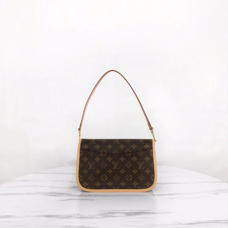 The Franco Shops - Louis Vuittons - 12102
