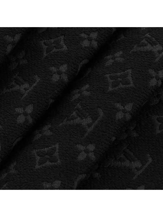 Louis Vuitton Monogram Classic Scarf Black Wool M70520