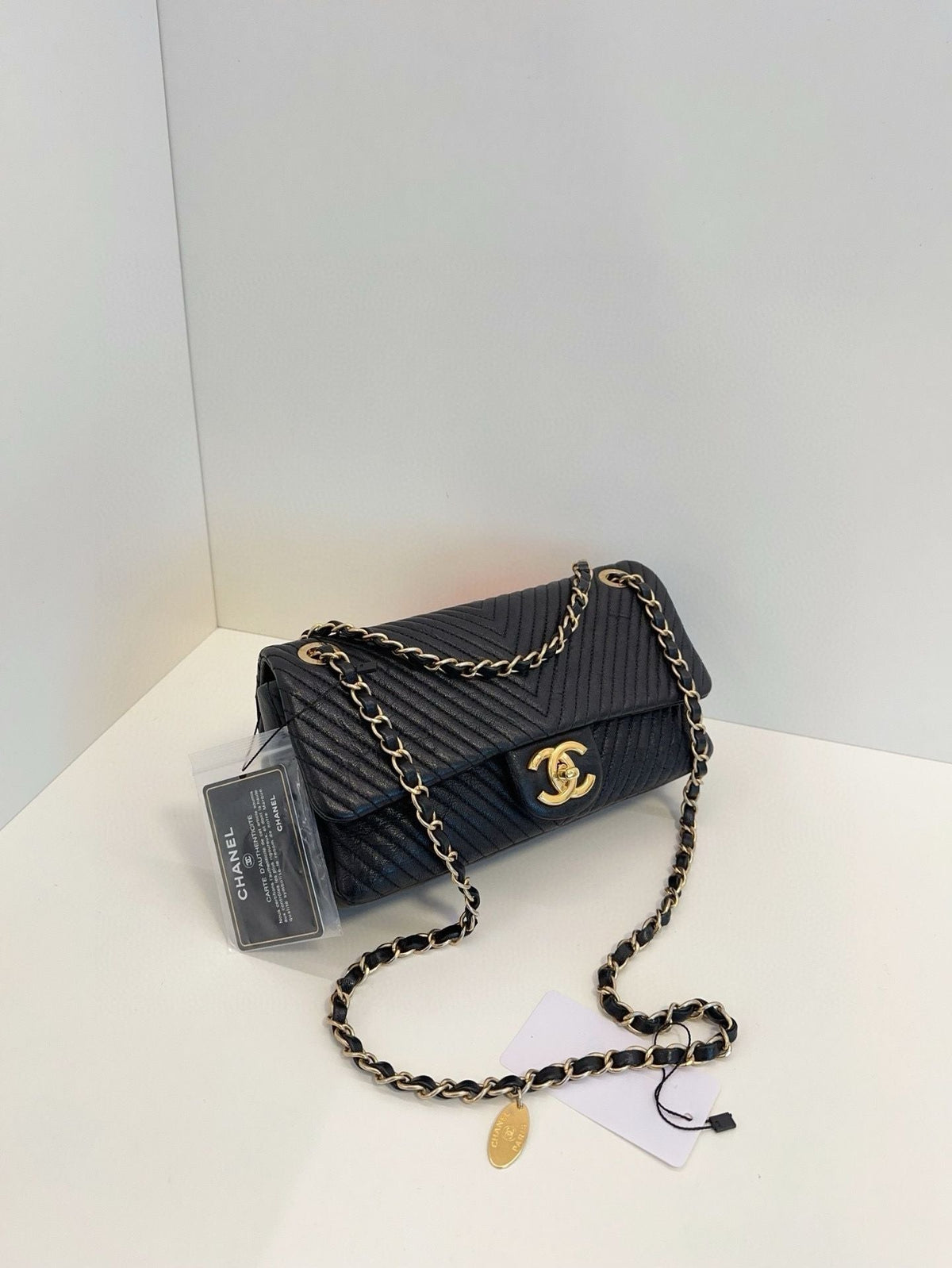 Chanel classic flap CF chain bag xcm black