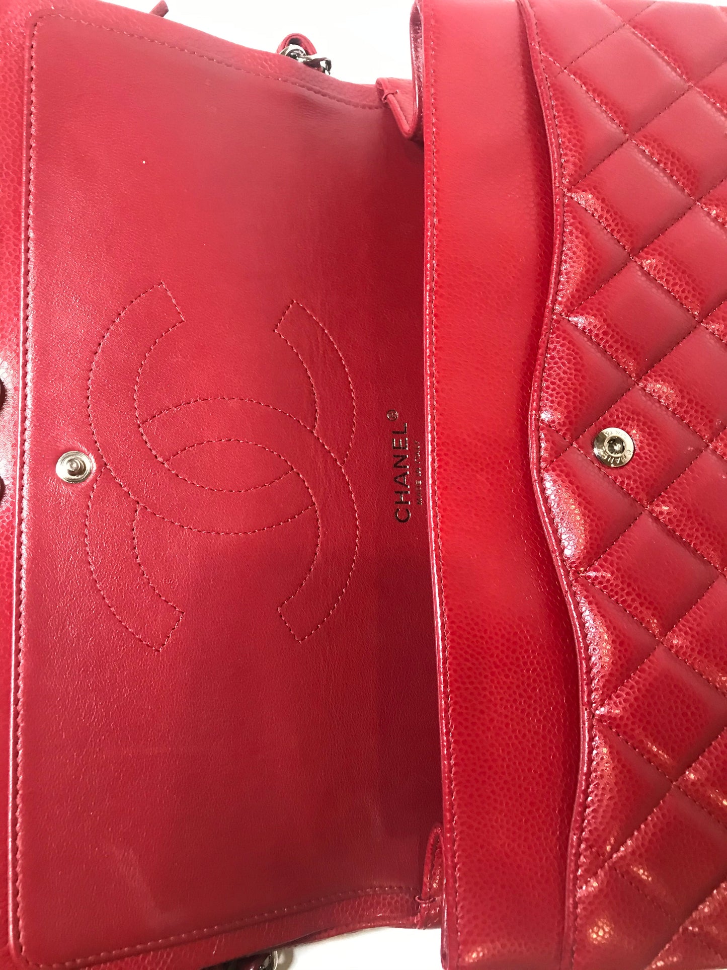 Classic Flap Jumbo Caviar Red SHW