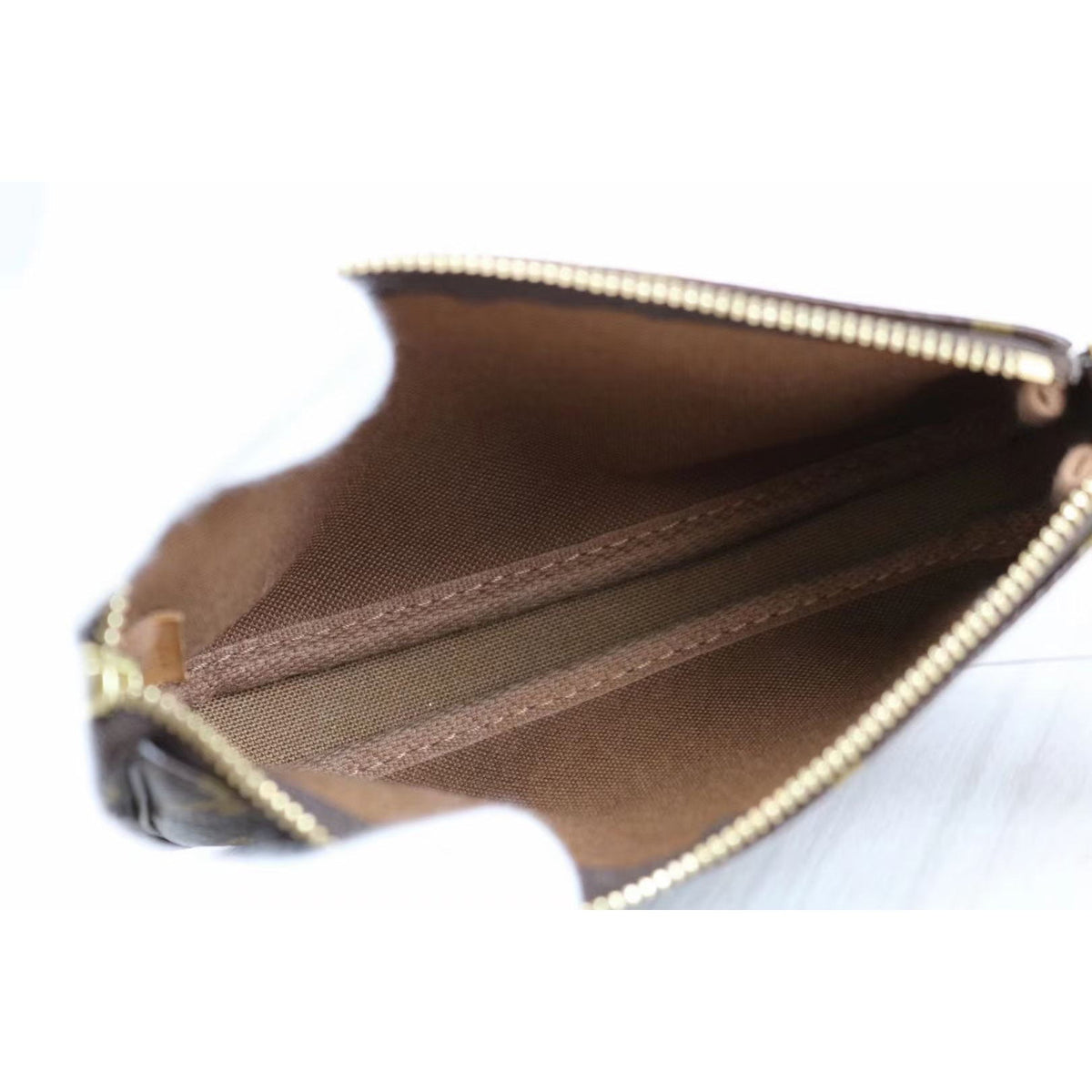 Rank SA | LV Monogram Mini Pochette Accessoir |041604