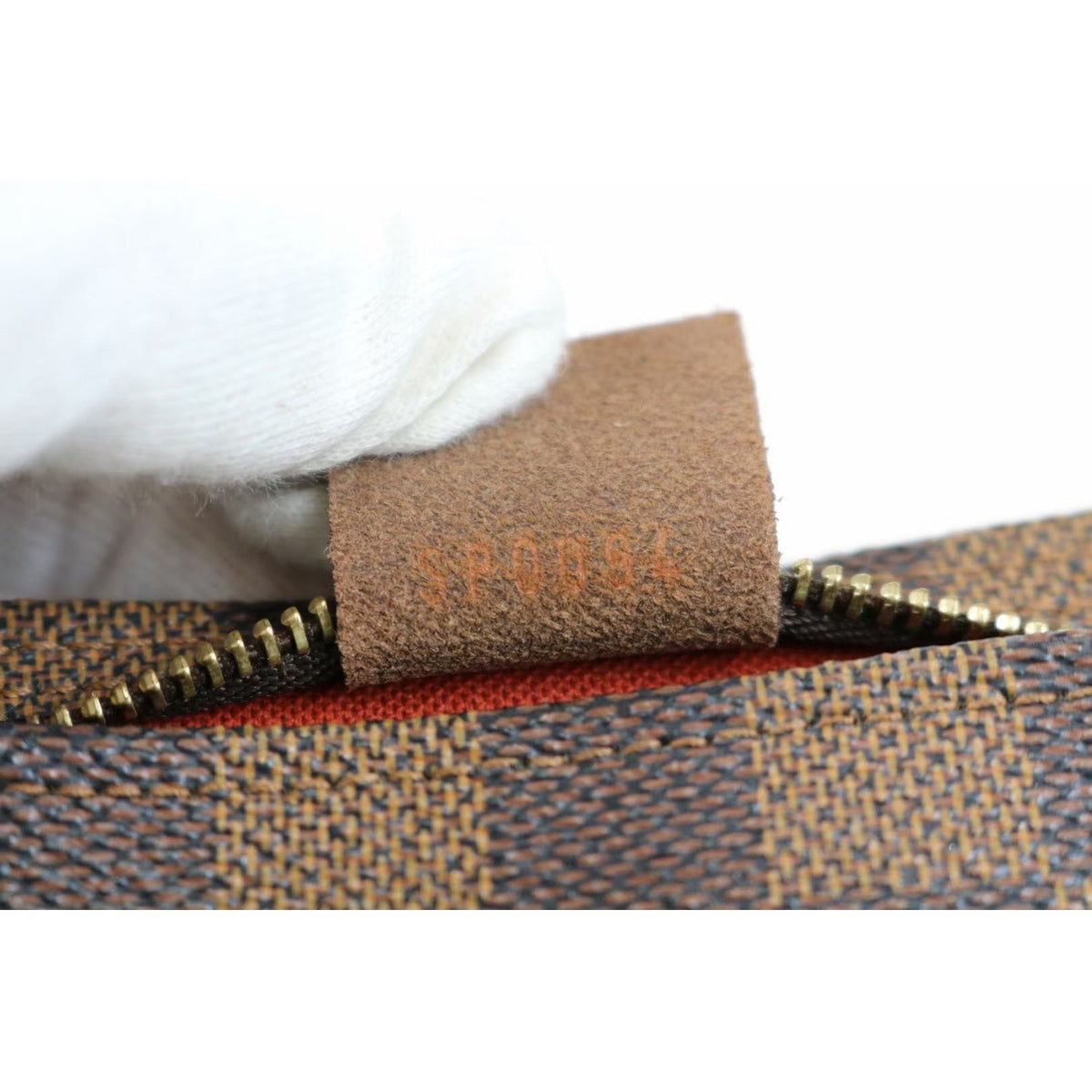 Rank A | LV Damier Truth Make Up Pouch |022303