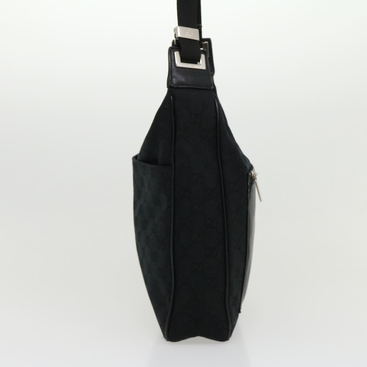 GUCCI GG Canvas Shoulder Bag Black ki2082