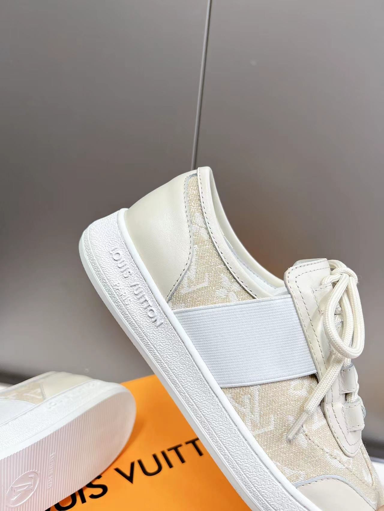 Louis Vuitton Sneakers