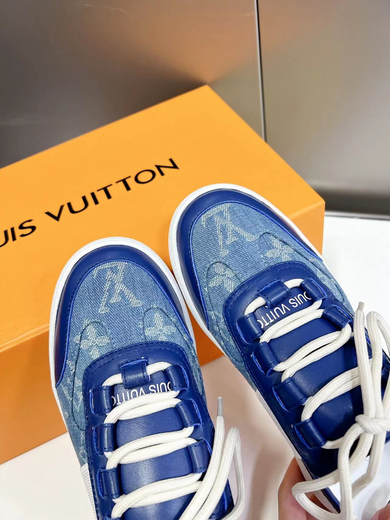Louis Vuitton Sneakers