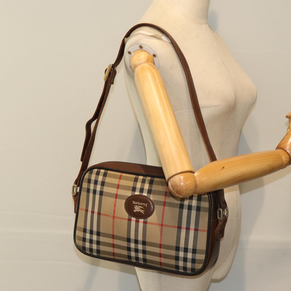 BURBERRYSs Nova Check Shoulder Bag Canvas Beige Auth mr273