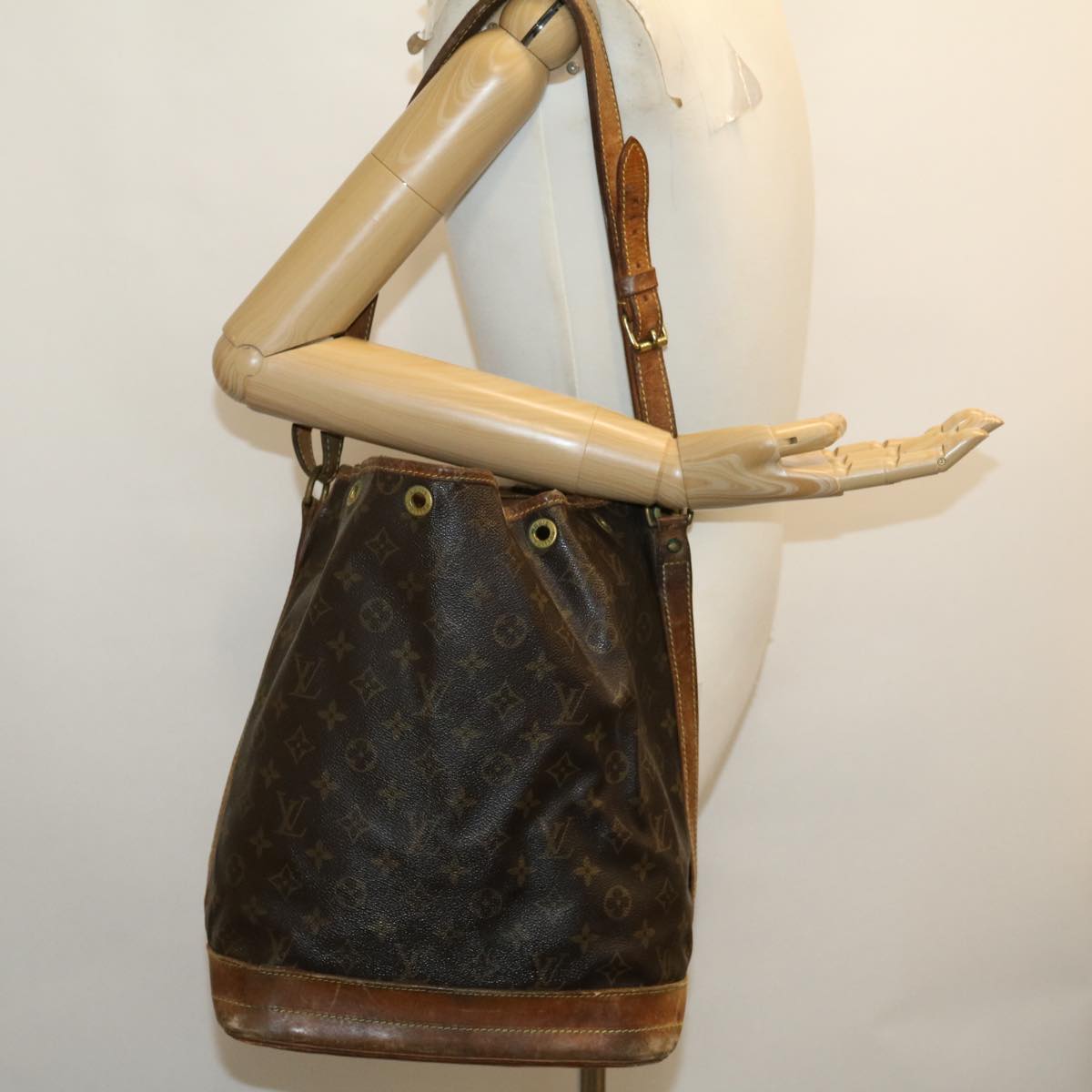 LOUIS VUITTON Monogram Noe Shoulder Bag M42224 LV pt3427
