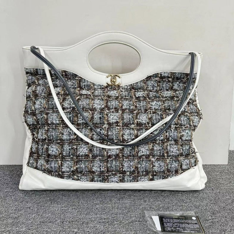 Chanel Tote Grey and White Tweed and Leather Large Handbag
