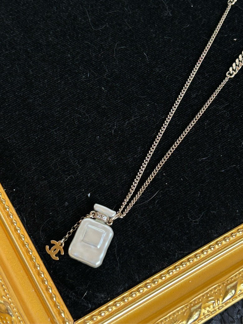 Chanel No Perfume Bottle Double C Diamond Necklace cm Gold Pendant