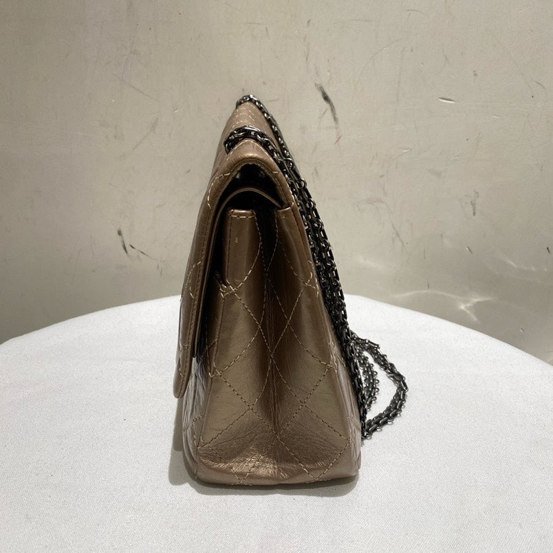 Chanel . Gold Wrinkle Leather GM Shoulder Bag