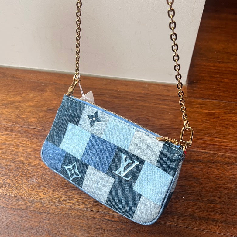 LV Pochette Denim Patchwork AG322