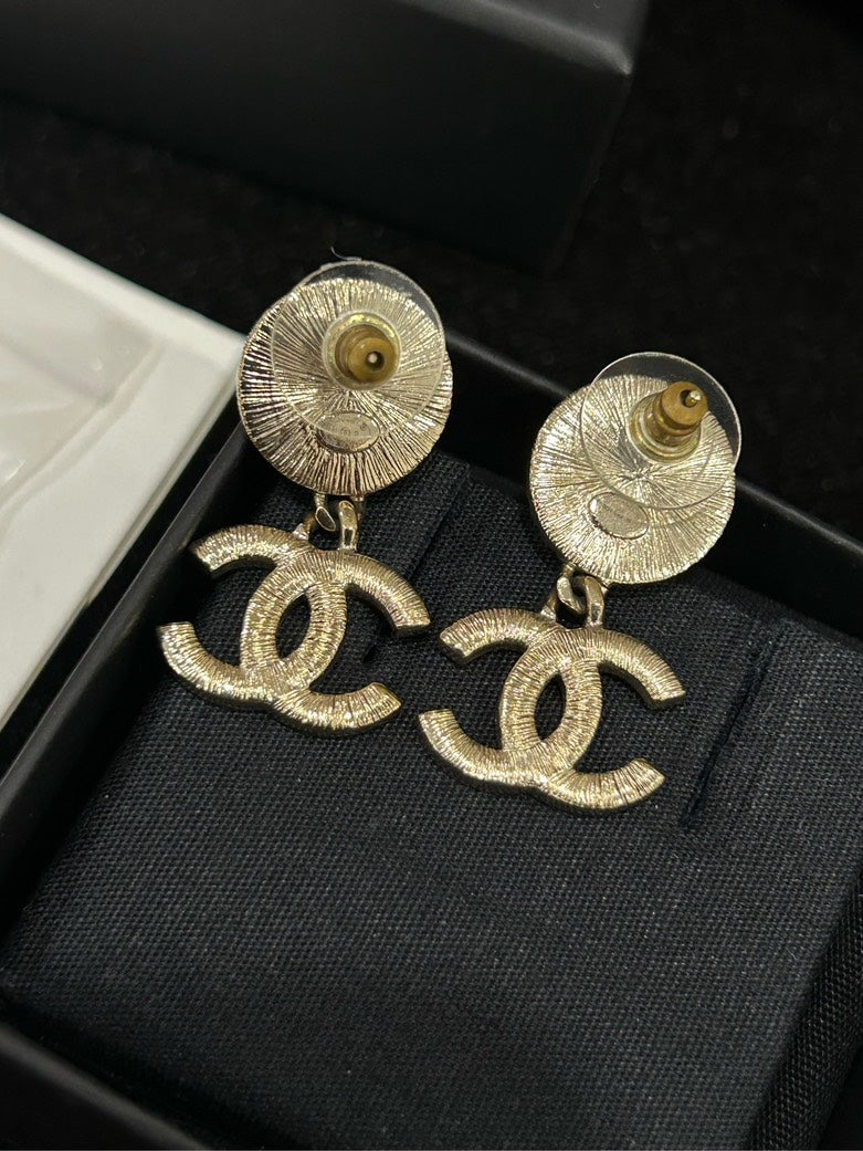 Chanel CC Diamond Pearl Earrings Gold Statement .cm×cm